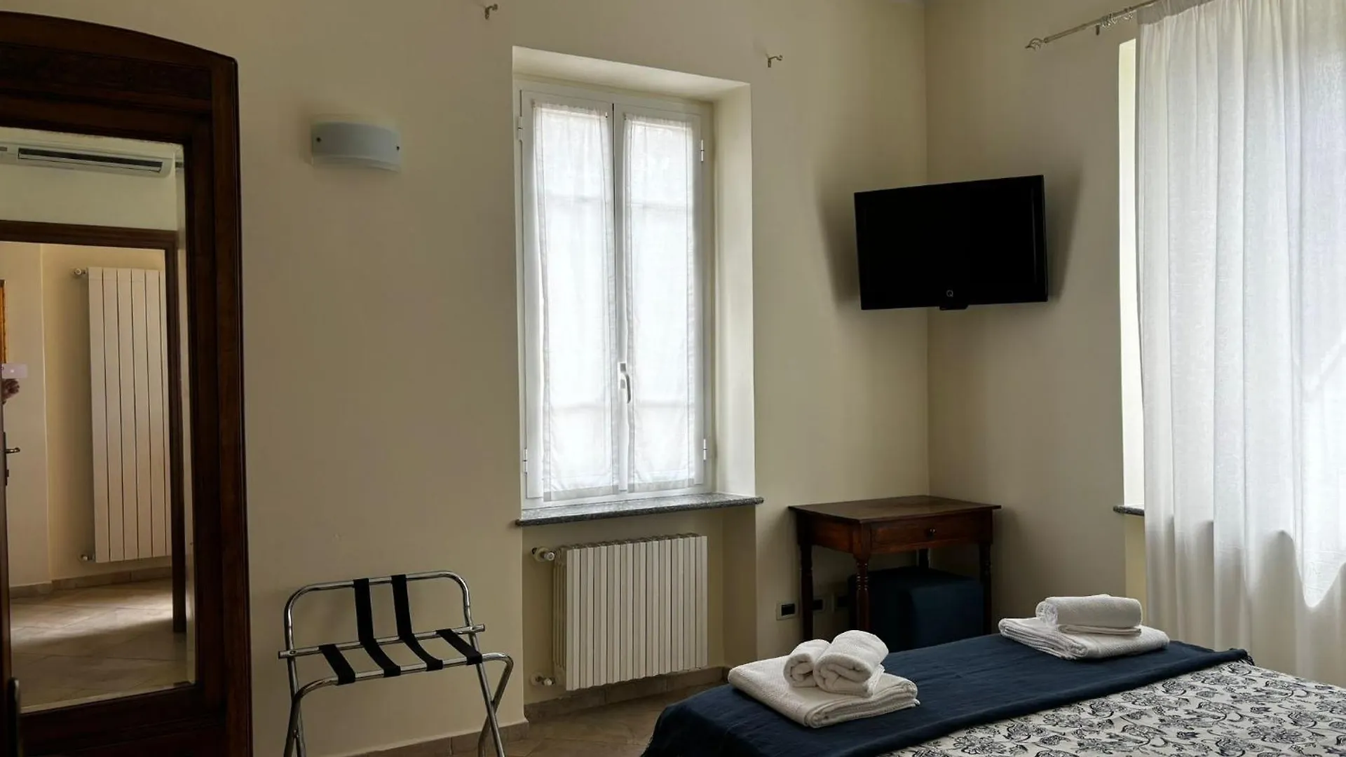 Affittacamere Hotel Il Sogno Di Jo A 50 Mt Dal Mare Borgio Verezzi Italia
